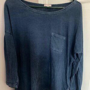 Gap distressed tee